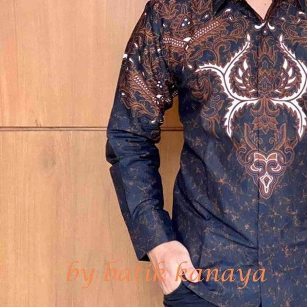 ANDHARA Kemeja Batik Motif Pria Hitam Bahan Katun Full Furing Kanaya