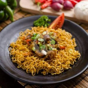 Indomie ๐ฅ Keriting Curly Instant Noodle 90g โ Goreng Spesial & Ayam Panggang | Irresistible Indonesian Taste! ๐ Stock Up NOW!