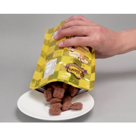 Oishi Pillows Coklat | Crunchy Crackers with Chocolate Filling bundle 2 pcs