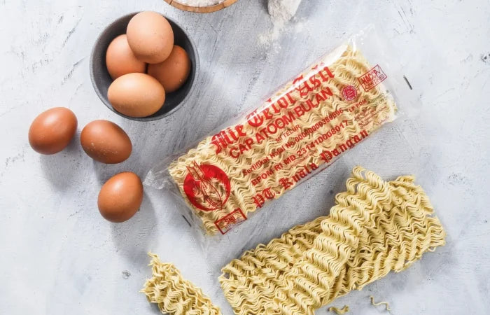 Atom Bulan Egg Noodles Authentic Indonesian Mie Telor 200g